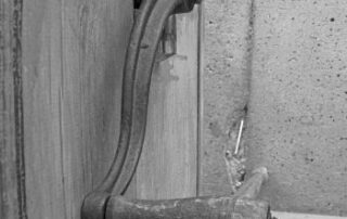 Door handle in shape of letter L